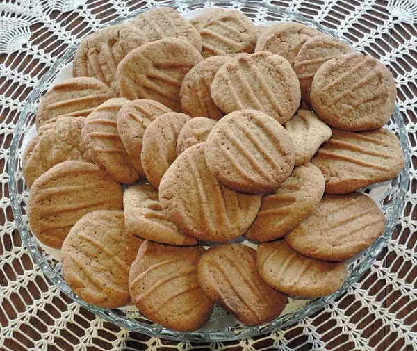 gingersnaps for two